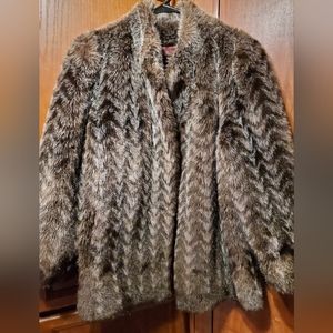 Vintage - LIKE NEW - Jordache Faux Fur (size M)